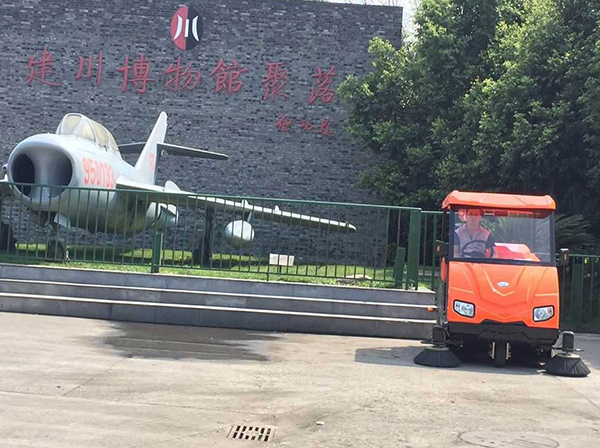 bwg1480.jpg bwg1480.jpg